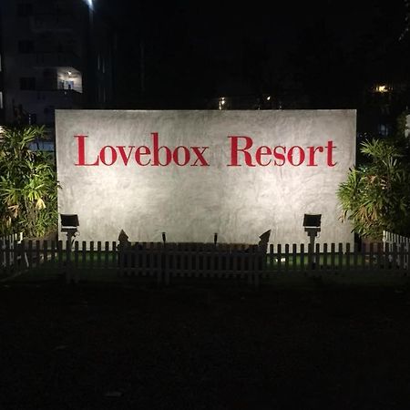 Love Box Resort Bangkok Bagian luar foto
