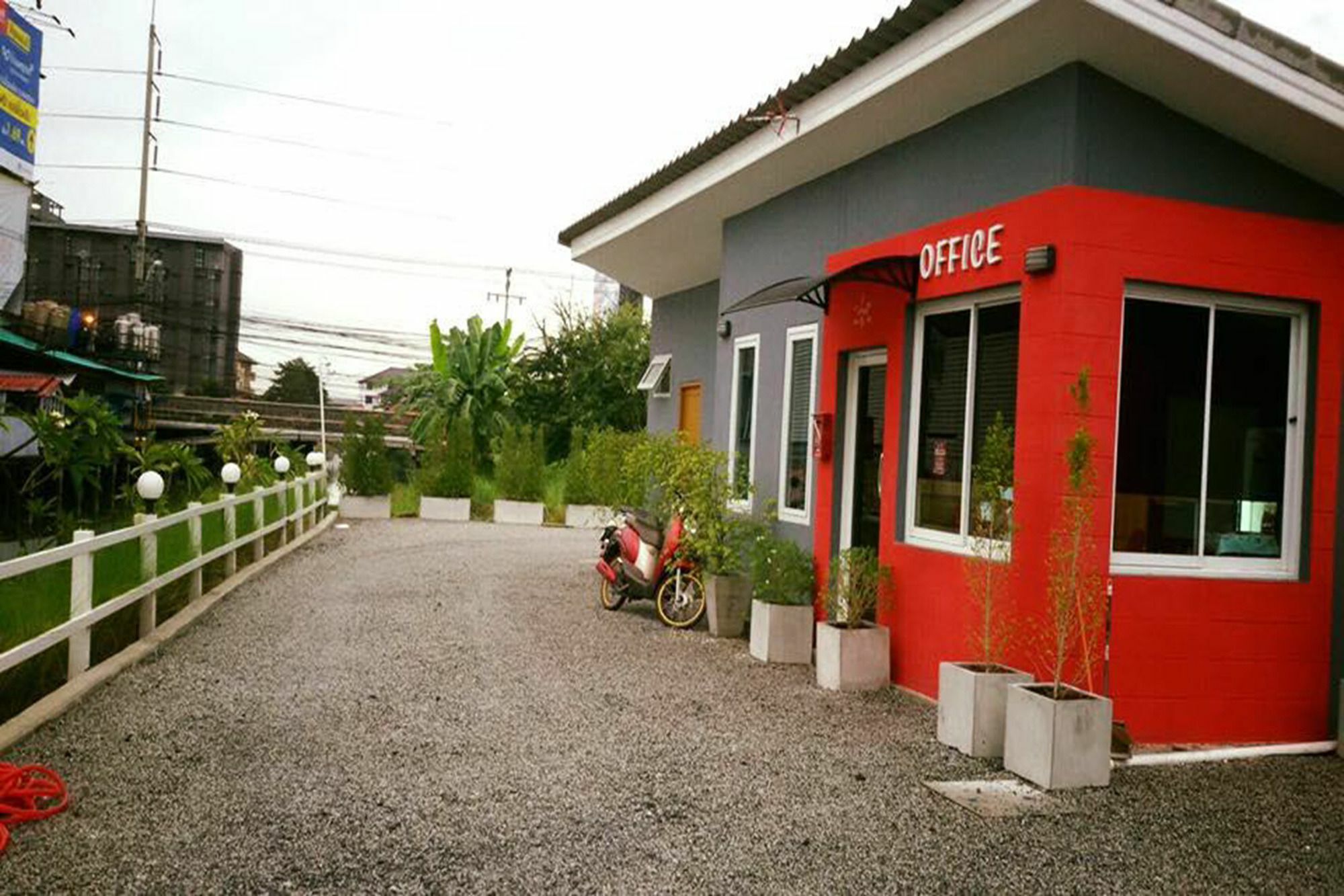Love Box Resort Bangkok Bagian luar foto