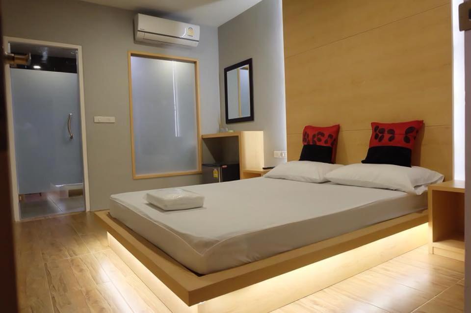 Love Box Resort Bangkok Bagian luar foto