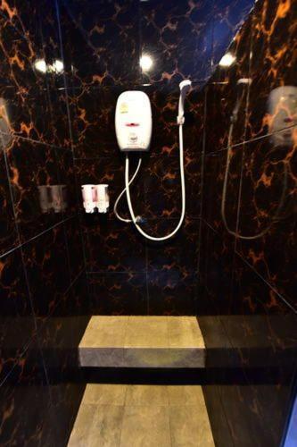 Love Box Resort Bangkok Bagian luar foto